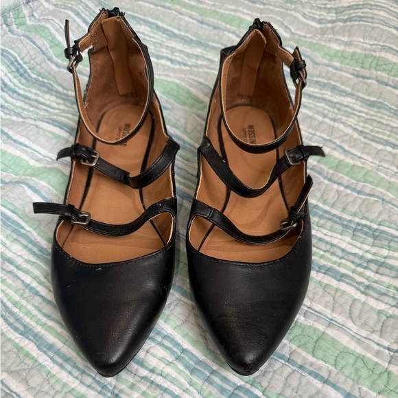 Mossimo Supply Co Black Pointed Toe Flats - Picture 1 of 7